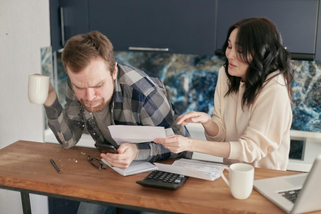 Alles over vaste lasten: Wat zijn ze en hoe kun je besparen? Alles over vaste lasten: Wat zijn ze en hoe kun je besparen?