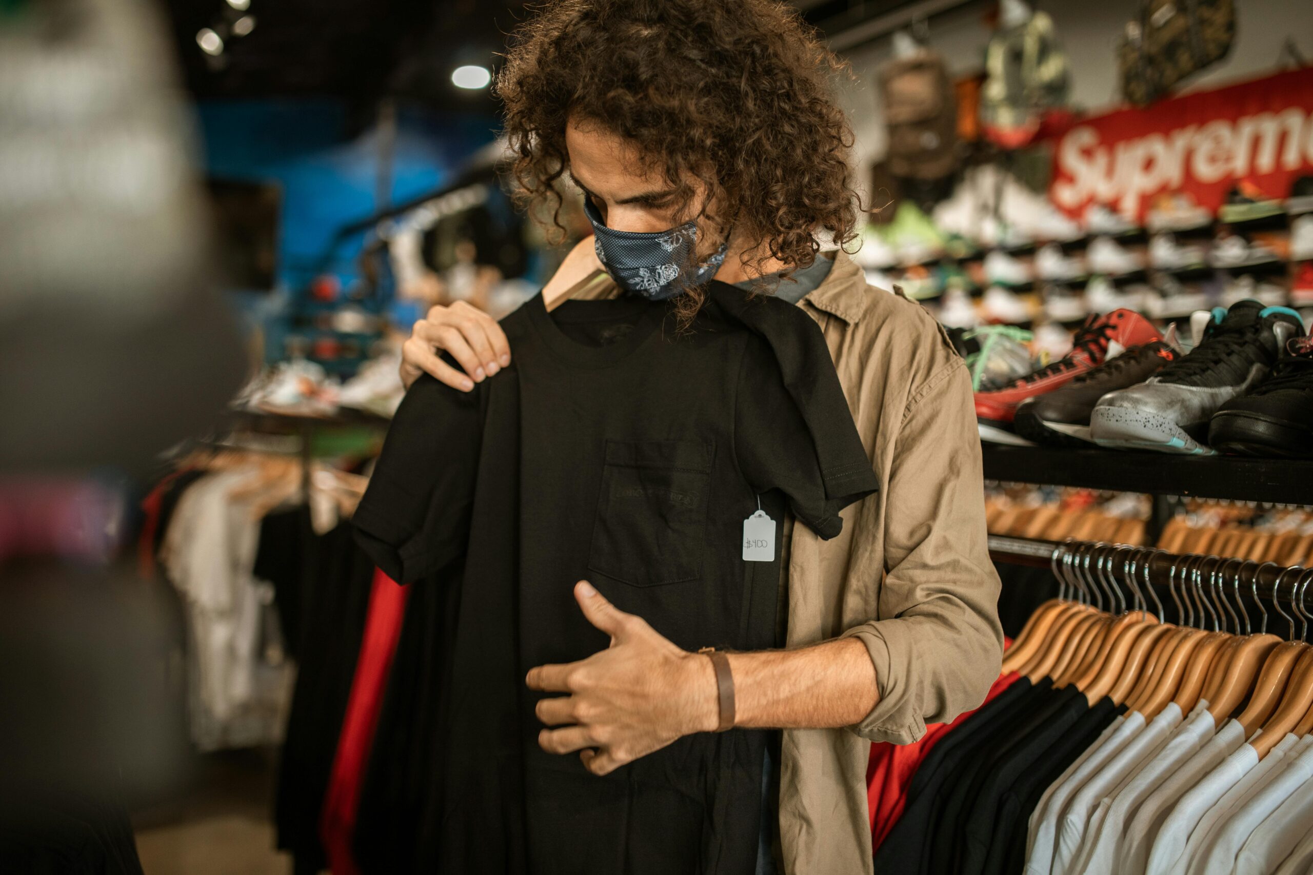 Outletwinkels: Echte koopjes of slimme marketingtrucs?