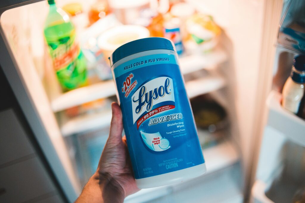 Zelf schoonmaakmiddelen maken: Goedkoop, gezond en duurzaam Zelf schoonmaakmiddelen maken