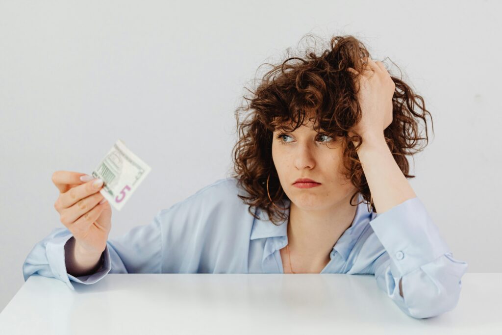 Waarom we geld uitgeven dat we niet hebben Waarom we geld uitgeven dat we niet hebben
